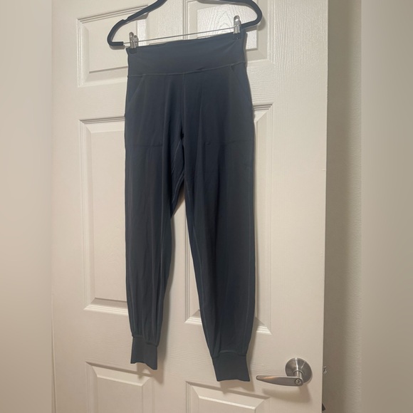 lululemon athletica Onyx Grey Align High-Rise Jogger - Picture 9 of 16